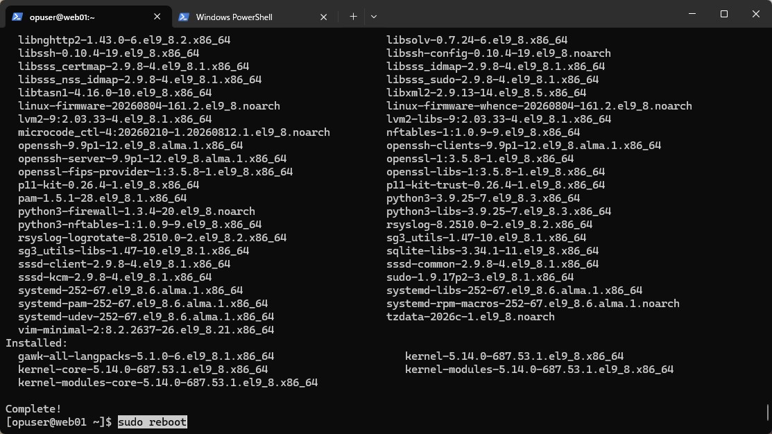 sudo dnf -y upgradeの終わりの画面。更新されたパッケージの一覧にopenssh-9.9p1-12やsudo-1.9.17p2-3があり、Installedにkernel-5.14.0-687.53.1.el9_8.x86_64、最後にComplete!と表示され、続けてsudo rebootを入力している